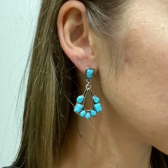 💖 2/$30 Boho Gypsy turquoise beaded silver drop earrings - Picture 3 of 11